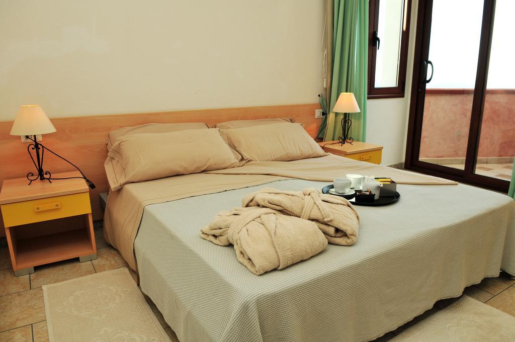 Hotel Castello Budoni Exterior foto